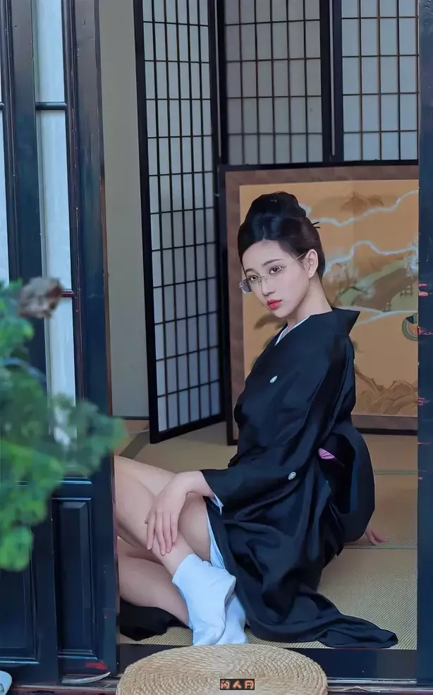 颜值女神@年年Nnian-极品纯欲女神艺术写真作品合集53.8G 美图合集 第2张