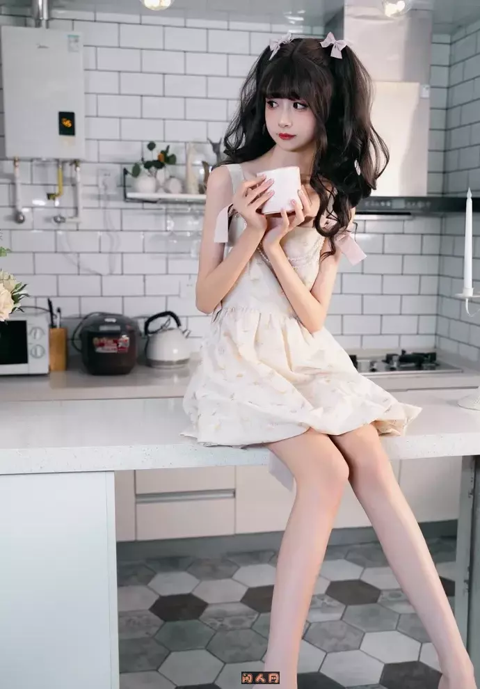 动漫博主@金鱼kinngyo新人妹子COS精美艺术写真合集 美图合集 第3张