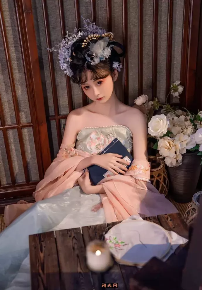 动漫博主@金鱼kinngyo新人妹子COS精美艺术写真合集 美图合集 第4张