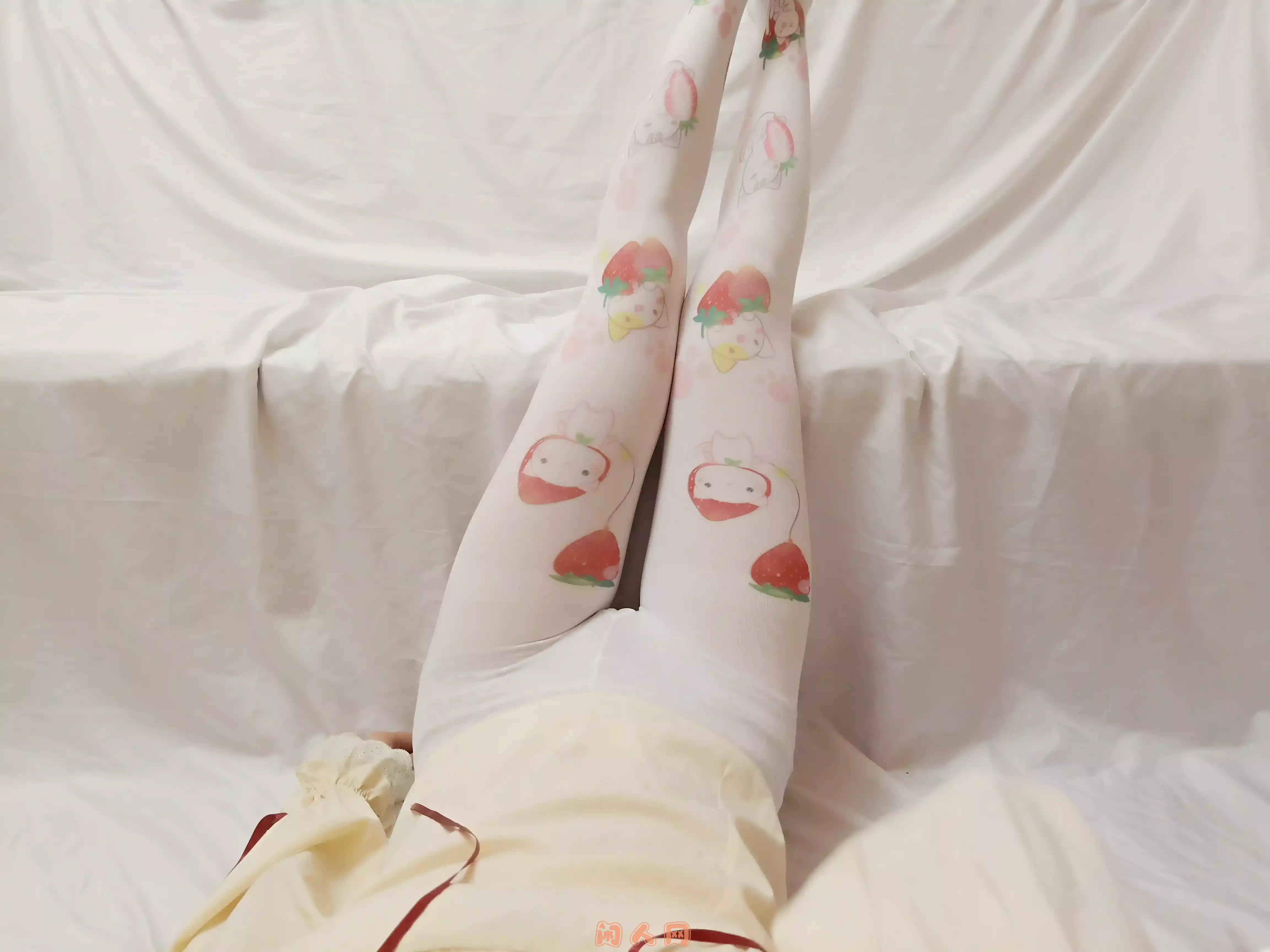 动漫网红@想要个公主抱COS长腿玉足白丝写真视频合集2.08G 美图合集 第2张